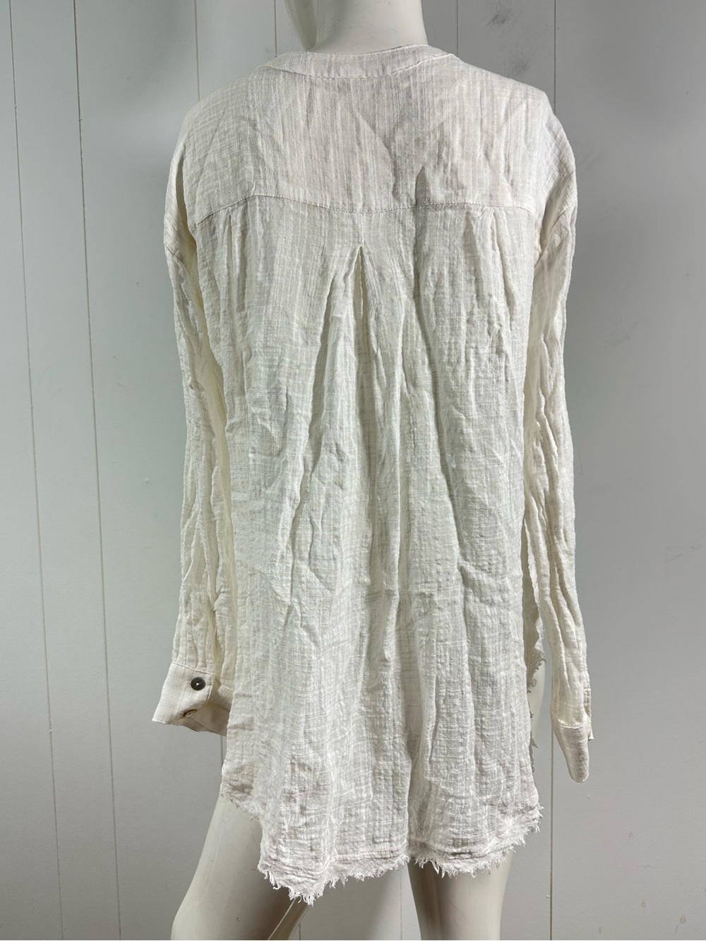 Free People Size Medium M Talk To Me Half Button Up Fray Hem Top White - Picture 7 of 12